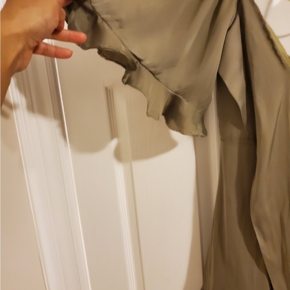 Fluted V neck Mini Dress - Picture 5 of 11